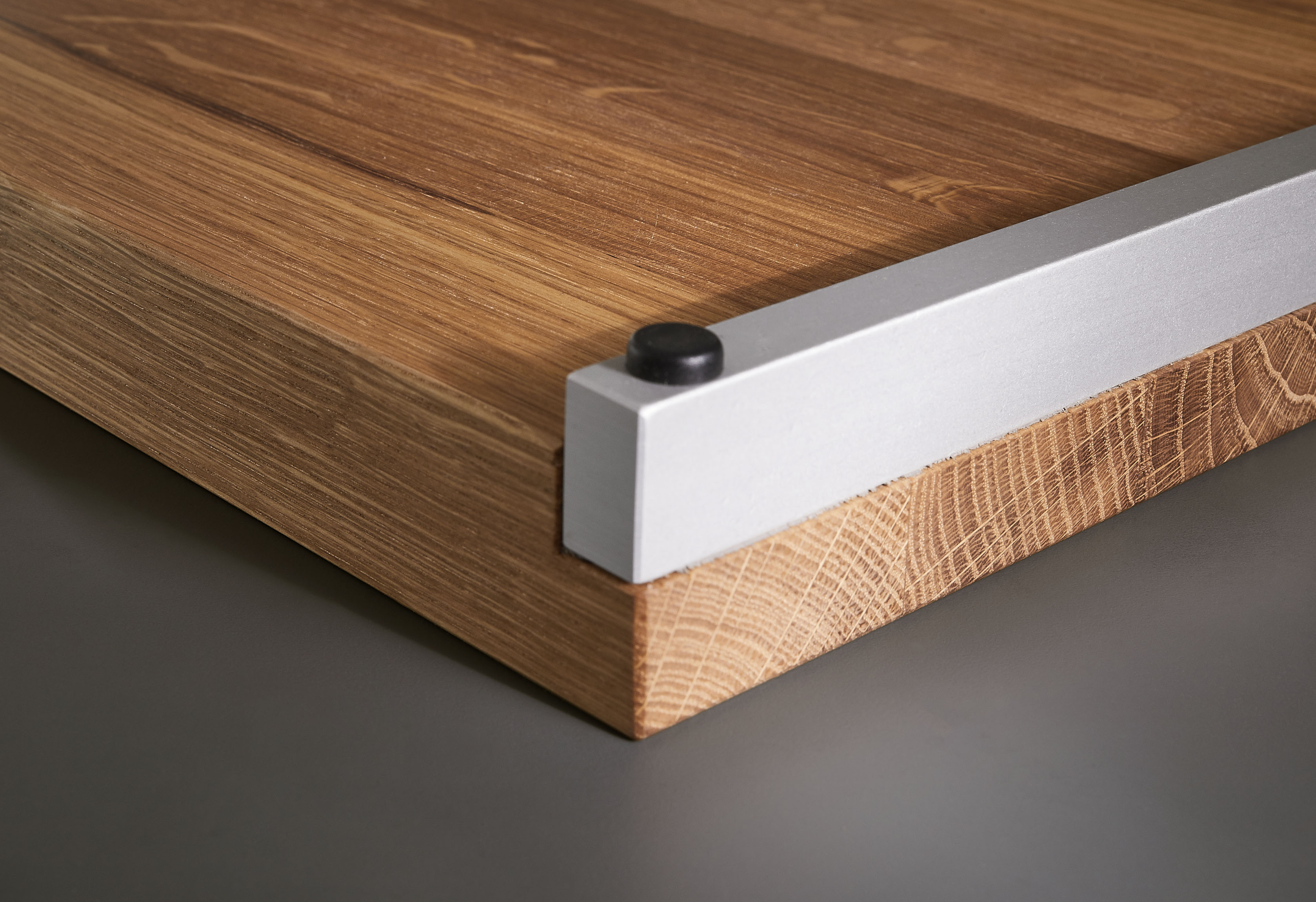 Mitheis Quadrem Großes Schneidbrett Eiche-Aluminium 59x26 1542